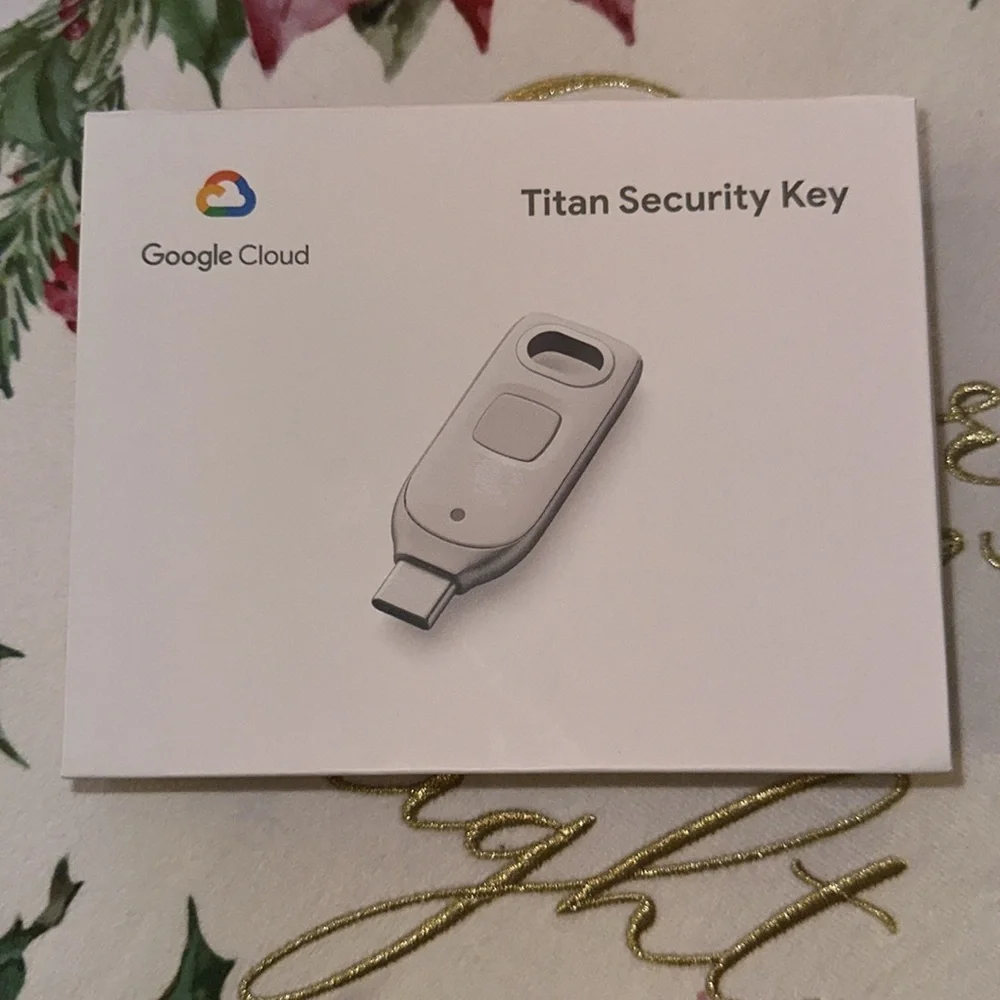 New open 2023 Google Titan Security Key‎ FIDO2 USB-C + NFC K52T